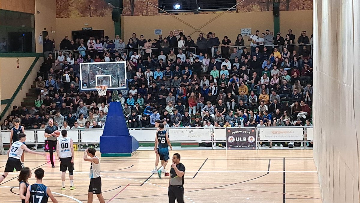 GRACIAS, GRACIAS,...

De nuevo la grada turquesa ha respondido y ha animado sin parar a los cadetes en el segundo partido de semifinales.

Caemos por 65-66 en un final de infarto en el que los chicos lo han dado todo. BRAVO EQUIPO.💙 💪🏼

Enhorabuena a ULB por su pase a la final.