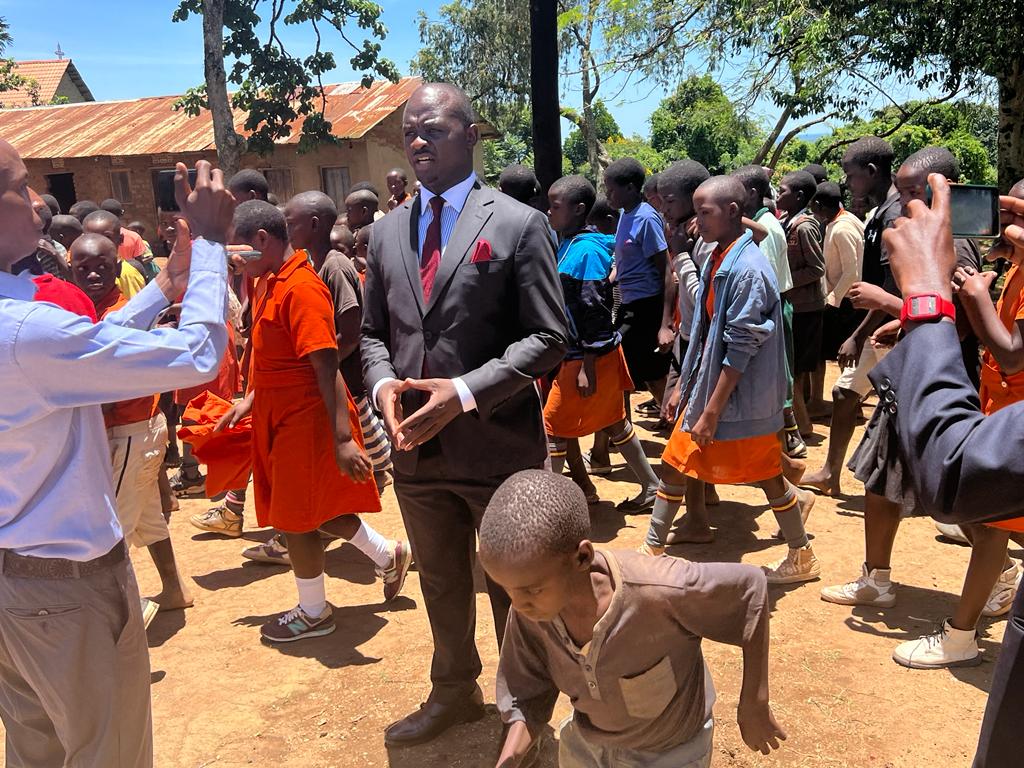 Visited Kasaka Roman Catholic Primary School in Kasaka Parish, Buwunga Sub-County, Bukoto East, Masaka to assess the situation & see how best we can help our pupils, parents and the community. I donated 50 uniforms & 2 balls to both girls and boys for sports talent development.