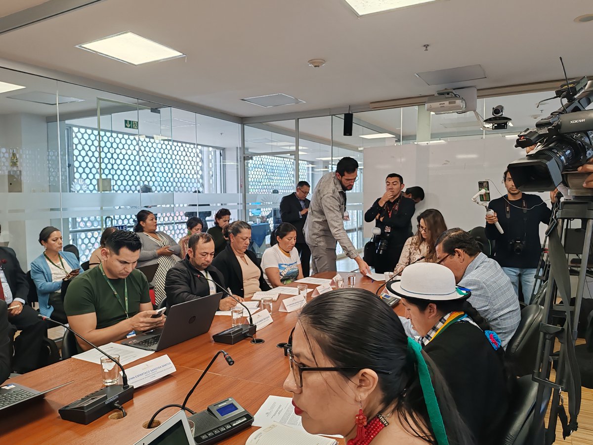 CONAIE (@conaie_ecuador) on Twitter photo 🔴#EnVivo
La CONAIE interviene en la Comisión de Transparencia, Participación Ciudadana y Control Social <a href="/ParticipacionAN/">Comisión de Transparencia, Participación Ciudadana</a> de la <a href="/AsambleaEcuador/">Asamblea Nacional</a>, para denunciar la crítica situación de violencia en Palo Quemado (Cotopaxi). 👇🏽
facebook.com/share/v/zrYiy4…
#CONAIE 🔴#EnVivo
La CONAIE interviene en la Comisión de Transparencia, Participación Ciudadana y Control Social <a href="/ParticipacionAN/">Comisión de Transparencia, Participación Ciudadana</a> de la <a href="/AsambleaEcuador/">Asamblea Nacional</a>, para denunciar la crítica situación de violencia en Palo Quemado (Cotopaxi). 👇🏽
facebook.com/share/v/zrYiy4…
#CONAIE