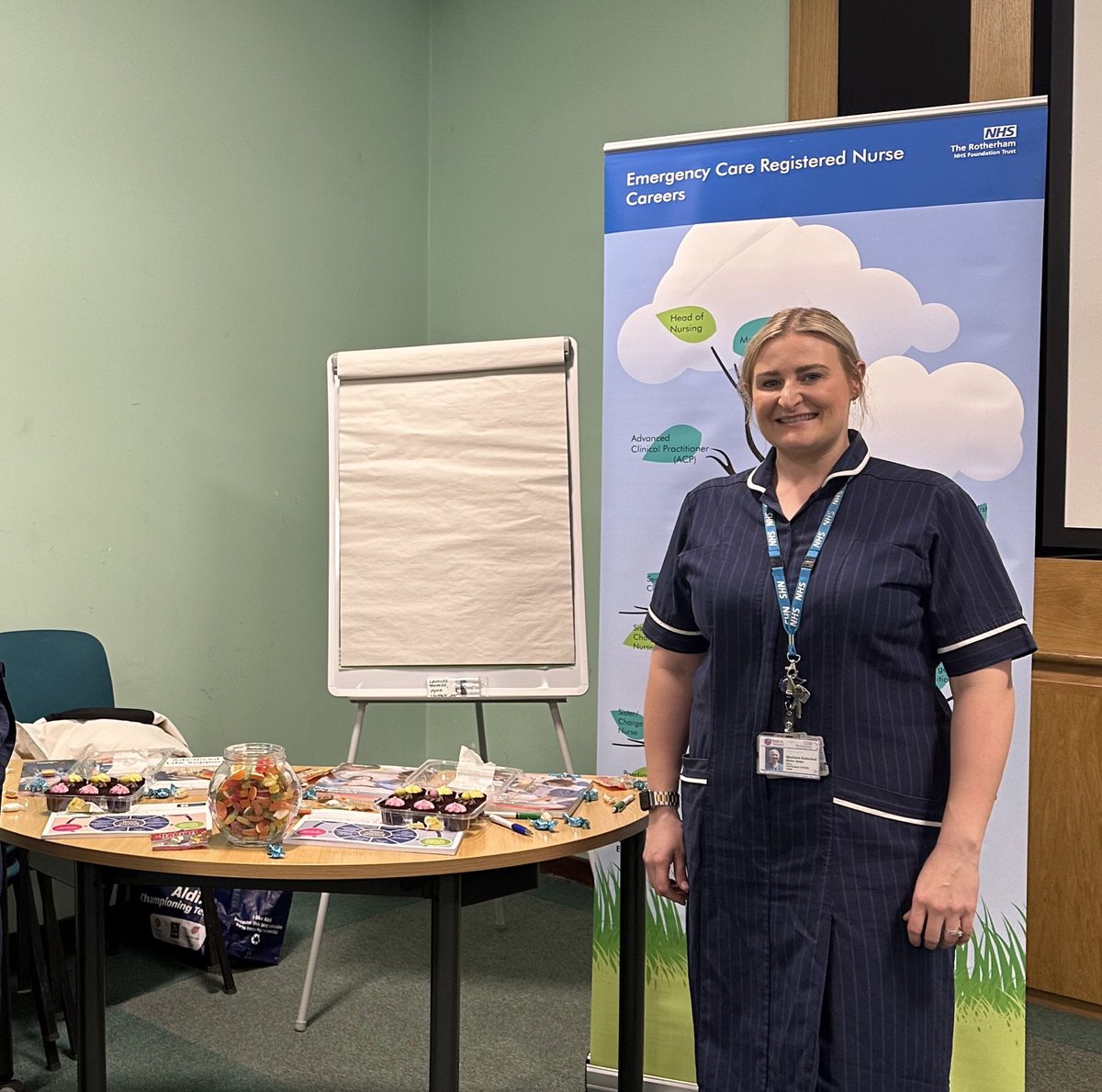 Great evening at the Careers Event today.  We met more student nurses who are soon to qualify and even took them on tour.  Hope you enjoyed the sweets <a href="/leedwhite/">Lee White</a> 

#TableUpgrade 
#CakeIncluded 
#StudentNurse 
#TeamUECC