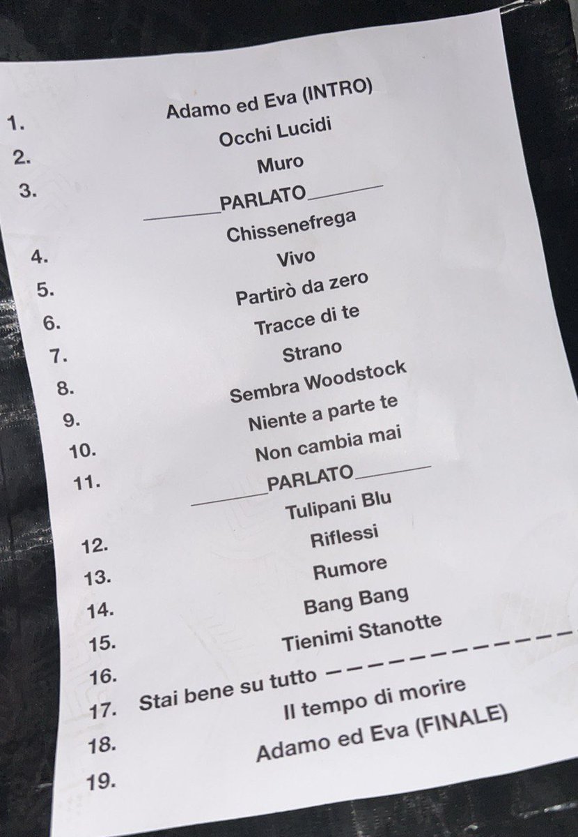 mifregasolodite's tweet photo. mancano due mesi agli #unpluggedlive di @StrangisLuigi e l’ansia per la scaletta sale!
chissà con quale inizierà stavolta https://t.co/3pSKhSJKTV