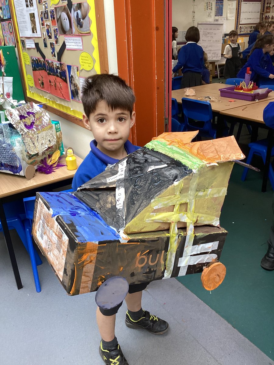 #Northleaze2 had a brilliant DT morning creating moving vehicles. The children designed their vehicles and had to problem solve and consider how to attach the axels and wheels to the chassis. This afternoon we tested whose vehicle travelled furthest. Thanks to the parent helper.