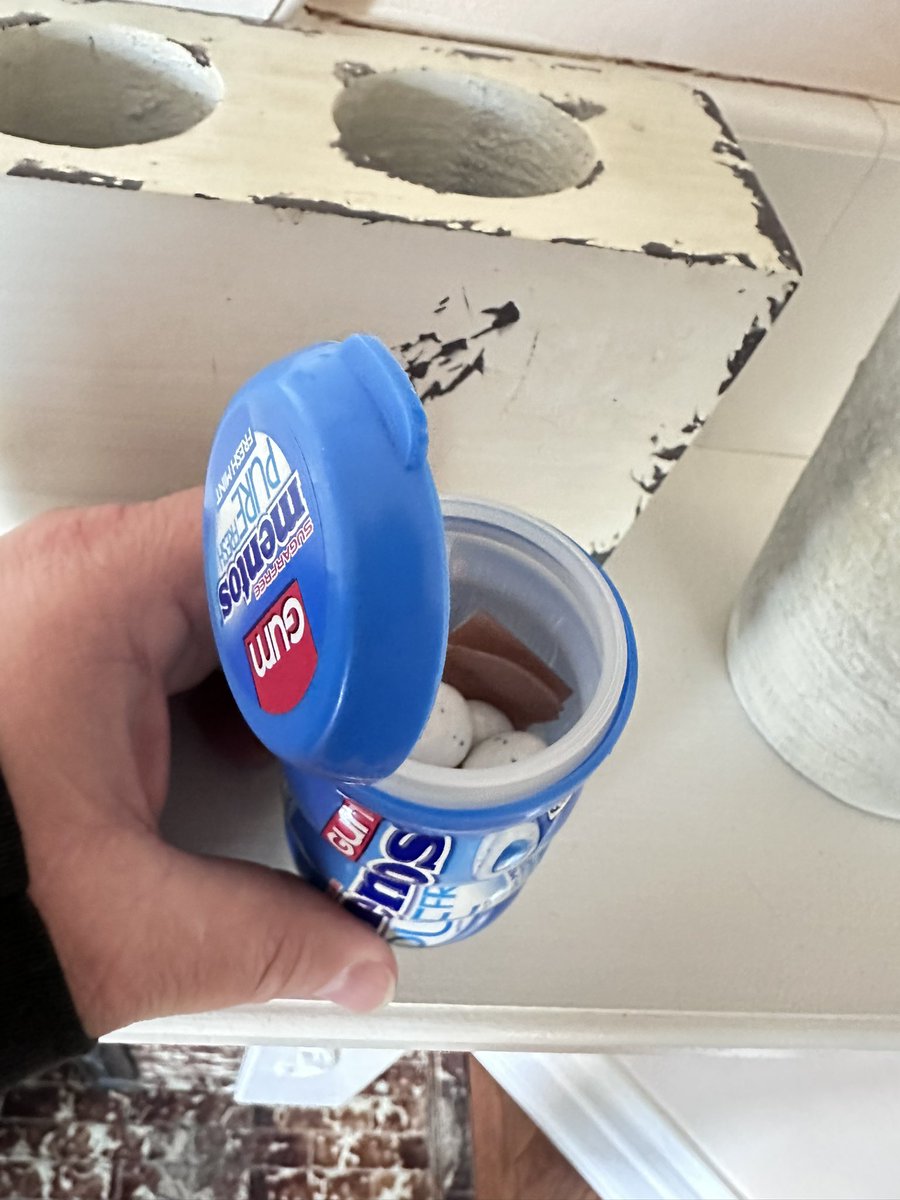 Kyle Crabtree (@kylecrab) on Twitter photo So apparently <a href="/MentosUSA/">Mentos USA</a> gum now comes in band-aid flavor. New pack, just opened. Gross. NOT #thefreshmaker So apparently <a href="/MentosUSA/">Mentos USA</a> gum now comes in band-aid flavor. New pack, just opened. Gross. NOT #thefreshmaker