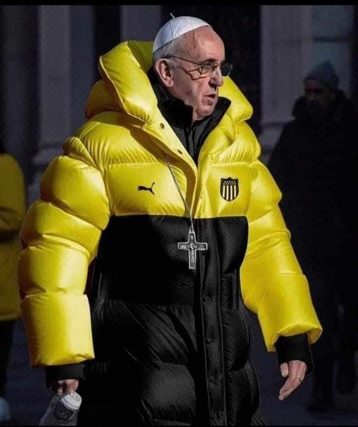 Jugamos el clasico un viernes Santo?
Cuidado gil , el papá vigila.