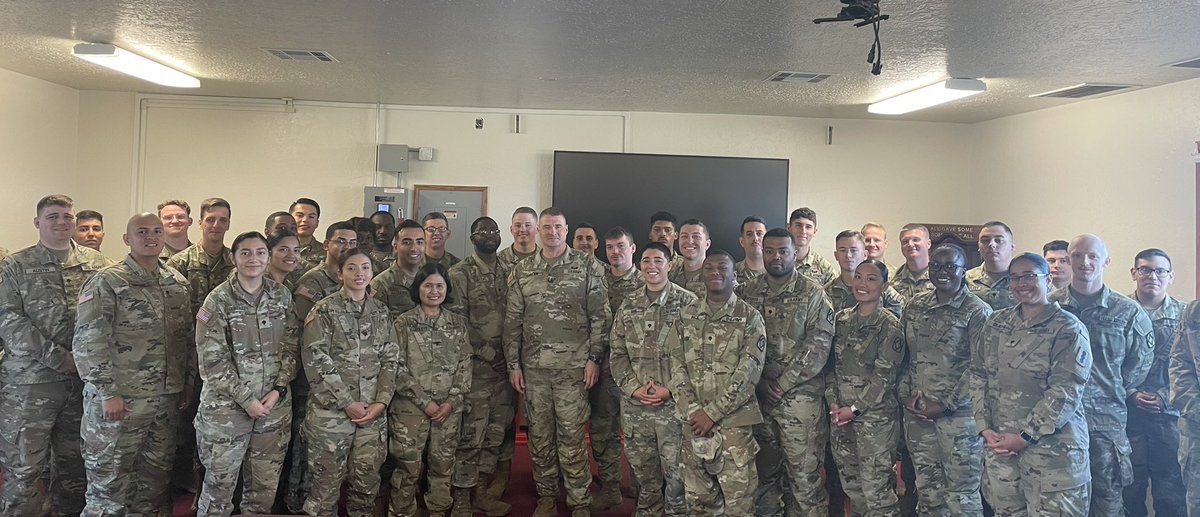 Awesome discussion today with these young Leaders currently attending the Basic Leader Course. They’re primed and ready to train and lead our Soldiers. Fires Strong!