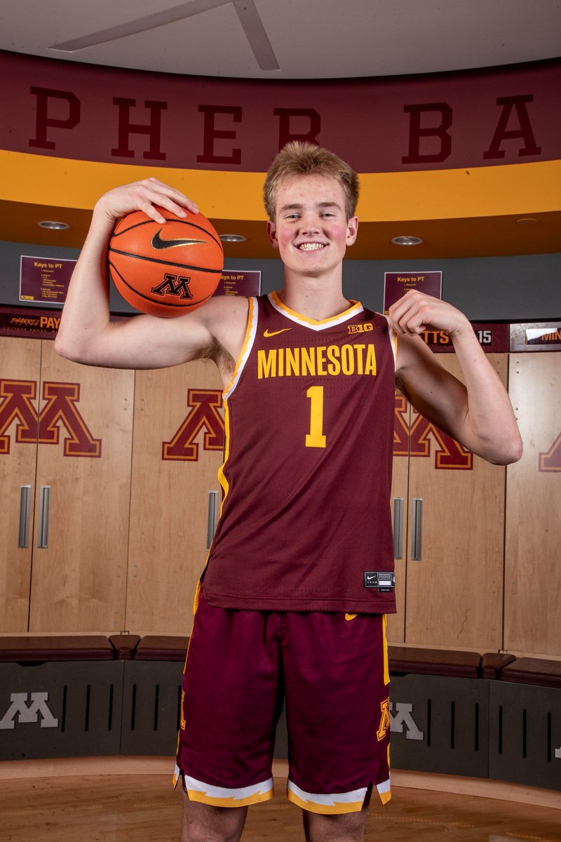 6'9 2024 Grayson Grove showing full package for Alexandria HS (MN), advancing to AAA Final Four w/72-70 W over South. The @adidasD1MN dropped 26 pts,15 reb,2 blks,2 steals while getting it done inside and out. The new age big is Minnesota #Gophers bound next season.