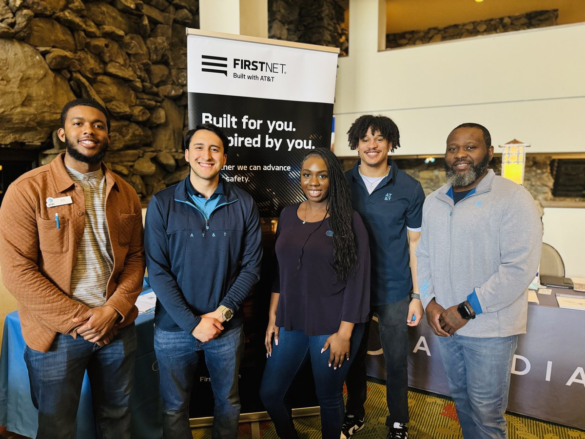 Thrilled to have attended the NCNA Conference in Asheville! Engaging discussions, invaluable networking, and fantastic opportunities for our sales team. Empowering healthcare heroes to take advantage of promotions with the Best Network #FirstNetFirst! 💉📚