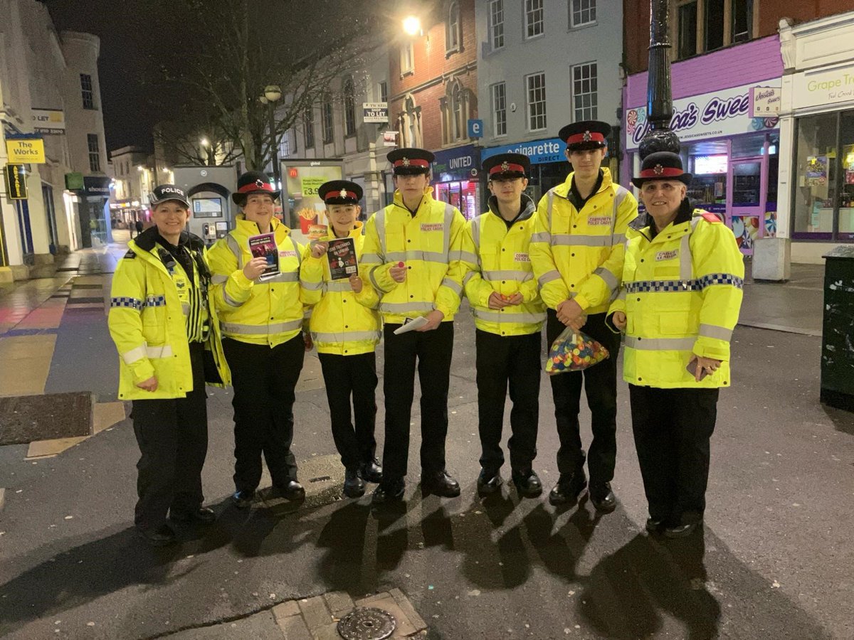 Cheltenham Neighbourhood Policing Team are out this evening in the town centre as part of #OpLester and #OpNightingale. We are joined by the Mounted Unit, Police Cadets and the #SEV to provide reassurance and promote safety during the night time economy. 😃