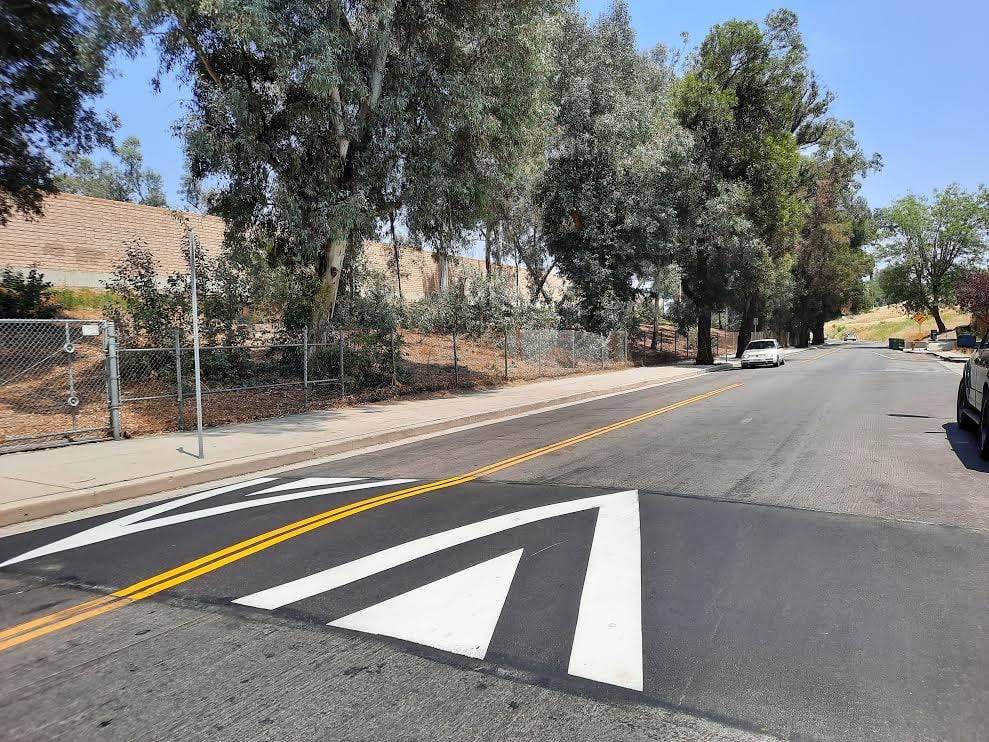 Tomorrow, Thursday 3/21, @LADOTofficial's Speed Hump Program opens at 9AM. Applicants are encouraged to apply promptly after the application opens due to high demand. Details may be found at ladot.lacity.gov/projects/safet…
