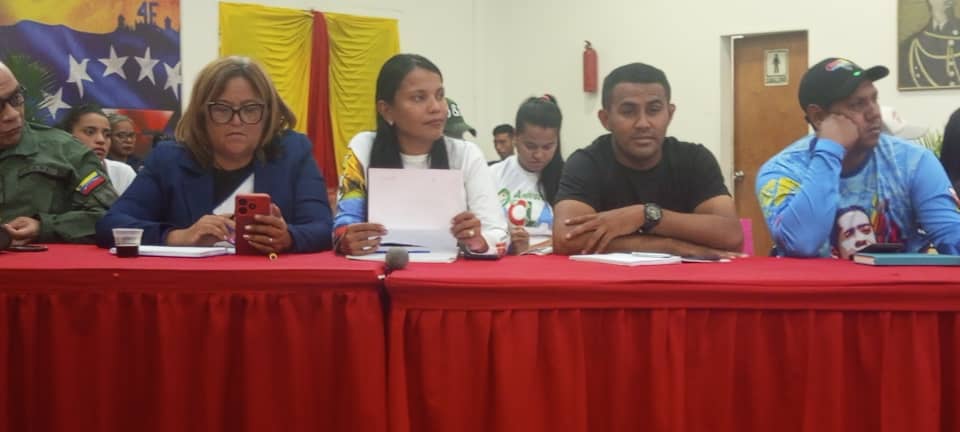 Desde el salón José Cornelio Muñoz participamos en Videoconferencia Operativa del sistema de Misiones y Grandes Misiones con cada uno de los equipos estadales de la Gran Misión  Igualdad y Justicia Social Hugo Chávez
<a href="/MervinMaldonad0/">Mervin Maldonado</a> <a href="/eduardopiate2/">eduardo piñate</a> <a href="/jhoagaby/">Jhoanna G Carrillo M</a>