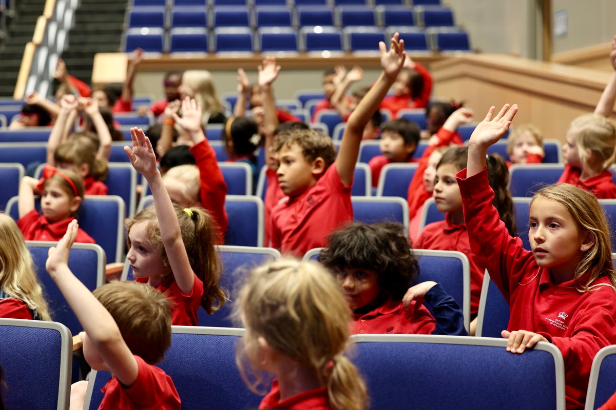 BISHouston's tweet image. Unlocking the power to 'think about thinking'!
In the theatre with our #worldclass teacher Mr Brown sharing the power of metacognition with our Primary students!
#primaryassembly #naeinsights #NordAngliaEducation #BISHouston #createyourfuture
Learn more: nordangliaeducation.com/bis-houston/ne…