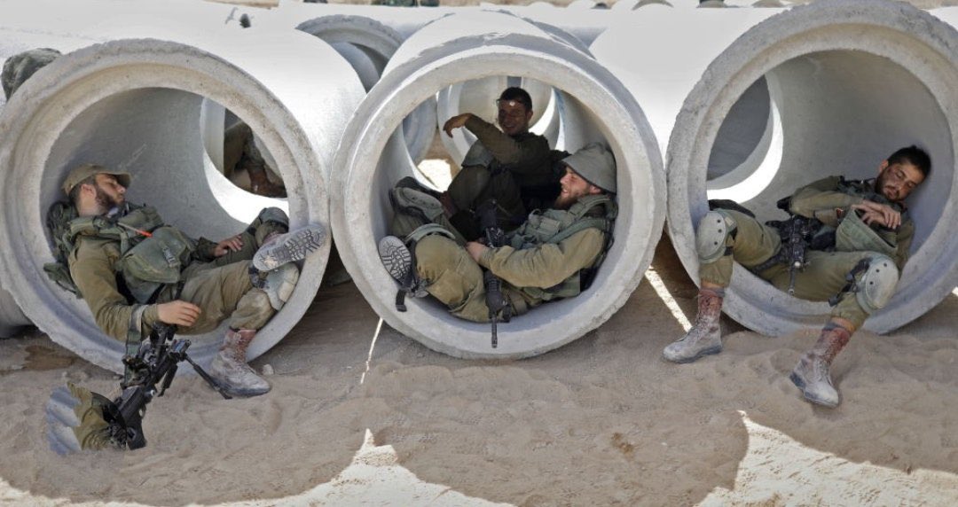 SilentlySirs's tweet photo. "The terror of the #AlQassam sniper has Israeli soldiers sleeping only in concrete bunkers 🥴 #Fear #SniperPower #Gaza #Israeli https://t.co/XUNFR4kZPW