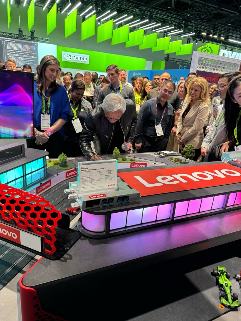 When @NVIDIA CEO Jensen Huang walks into the @Lenovo booth at #GTC24, you know it's game on. 😎 Thanks for stopping by, Jensen - we're always thrilled to talk with #AI leaders like you about the bright and boundless future ahead.