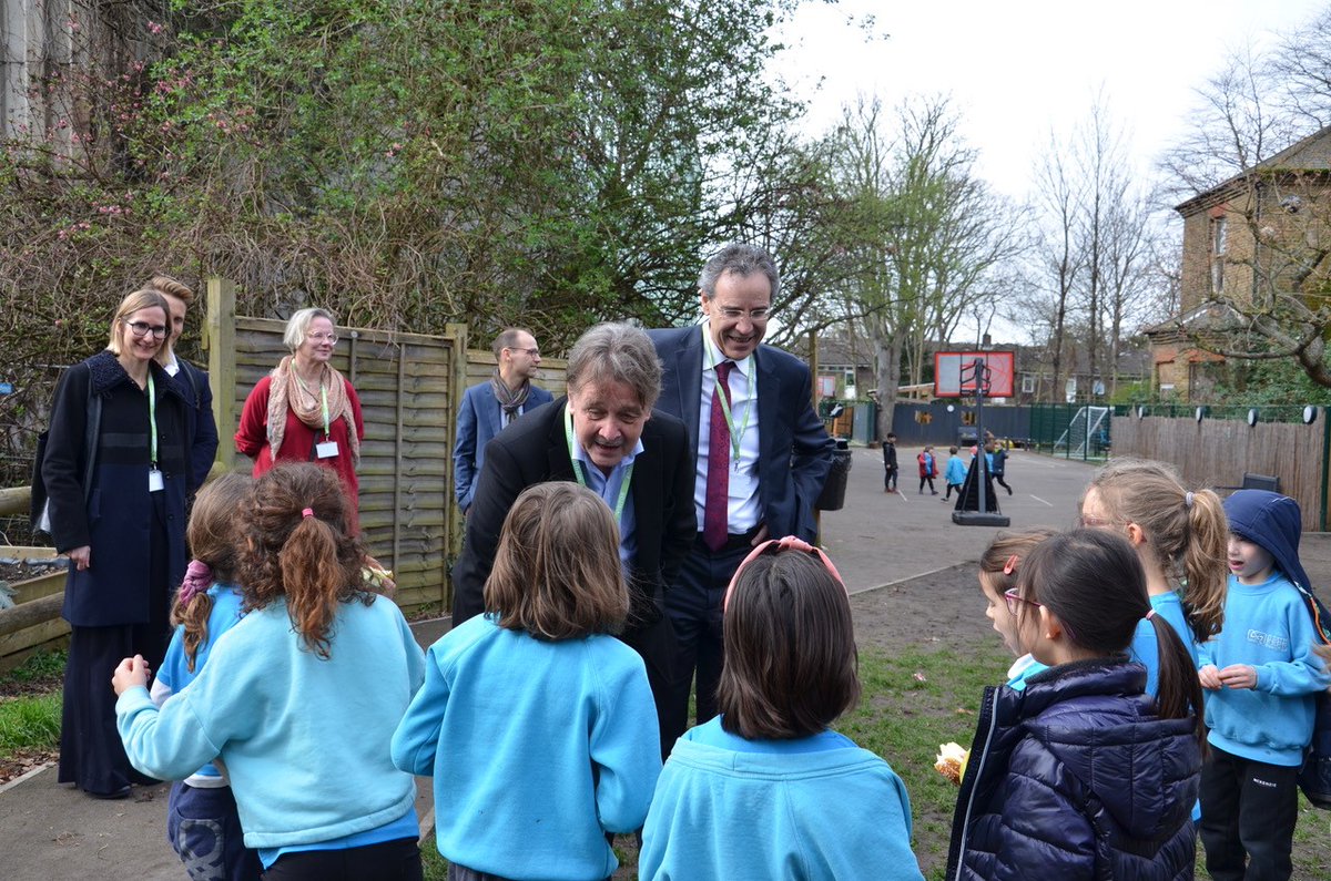 Fantastic to welcome Ambassador Berger from @GermanEmbassy and representatives from @GI_London1. Great opportunity to celebrate what we do at JKPS and valuable discussion about early language aquisition, bilingualism and learning German.
