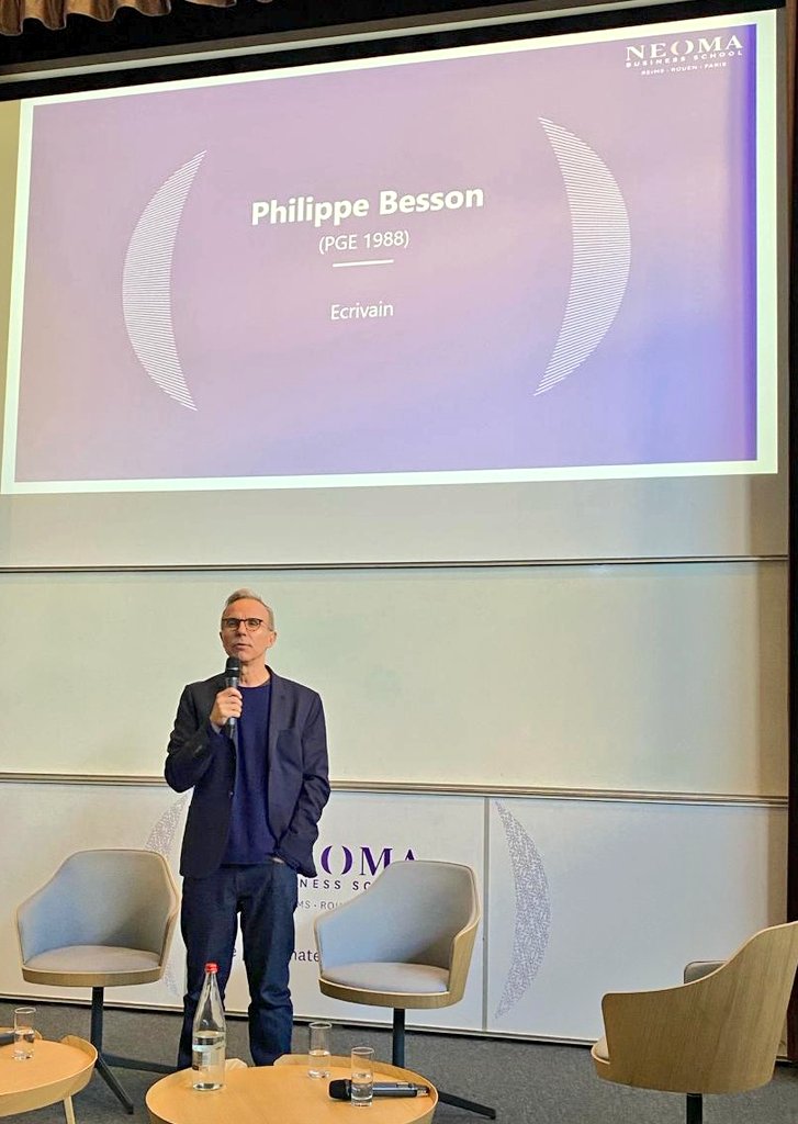 CorrierasMaude's tweet photo. Une nouvelle "rencontre inspirante" passionnante, aujourd'hui, @NEOMAbs sur le campus de Rouen, avec l'écrivain Philippe Besson, diplômé du #PGE en 1988 !
#bepassionateshapethefuture https://t.co/01IUcYVbe7