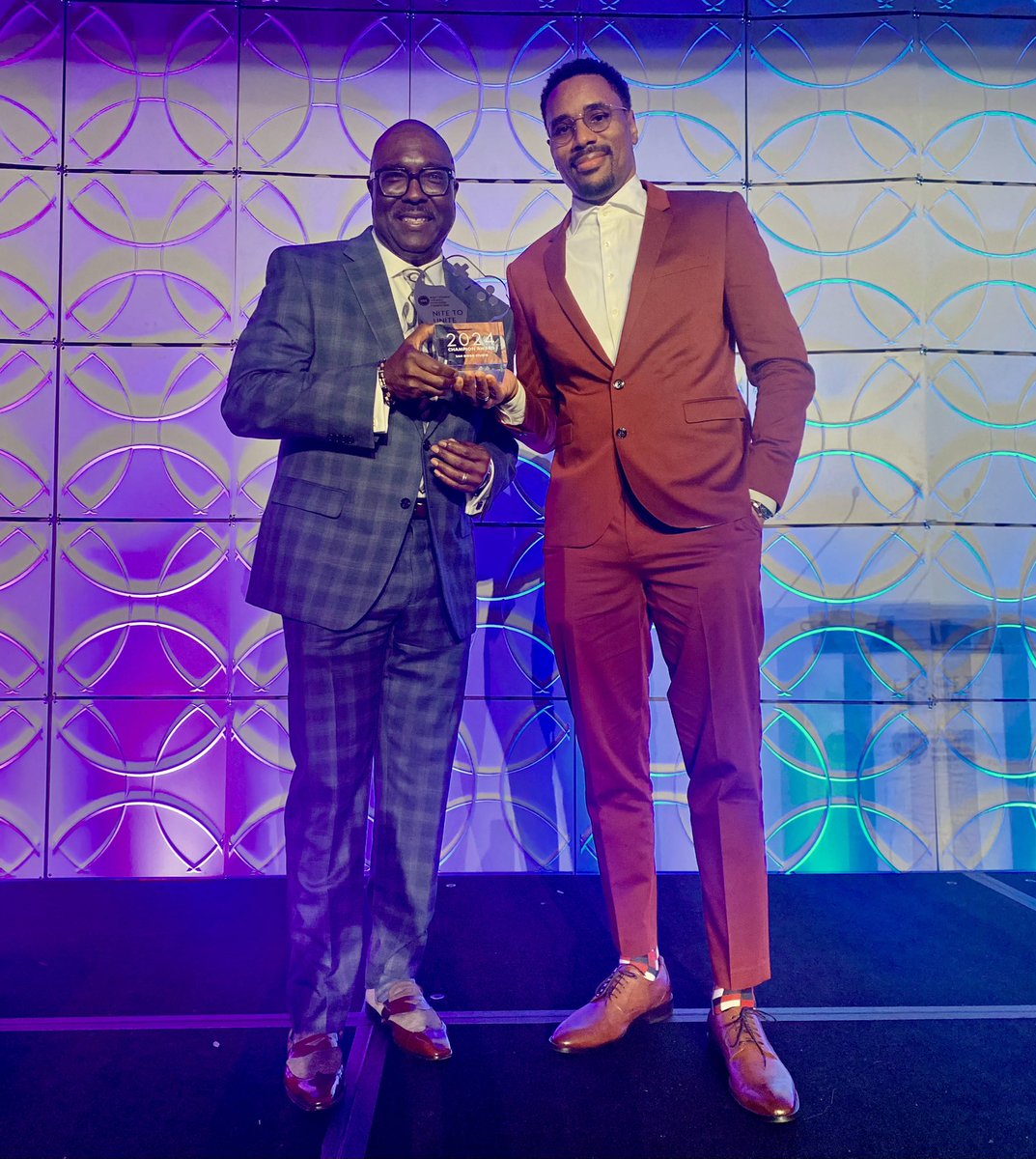 Our partnership on the inclusion of the Negro Leagues in @MLBTheShow received the “CHAMPION” award from @theESA Foundation for our innovative use of the video game to teach history. Proud to join @Ramone_Russell to accept the award during ceremonies in San Francisco last night!