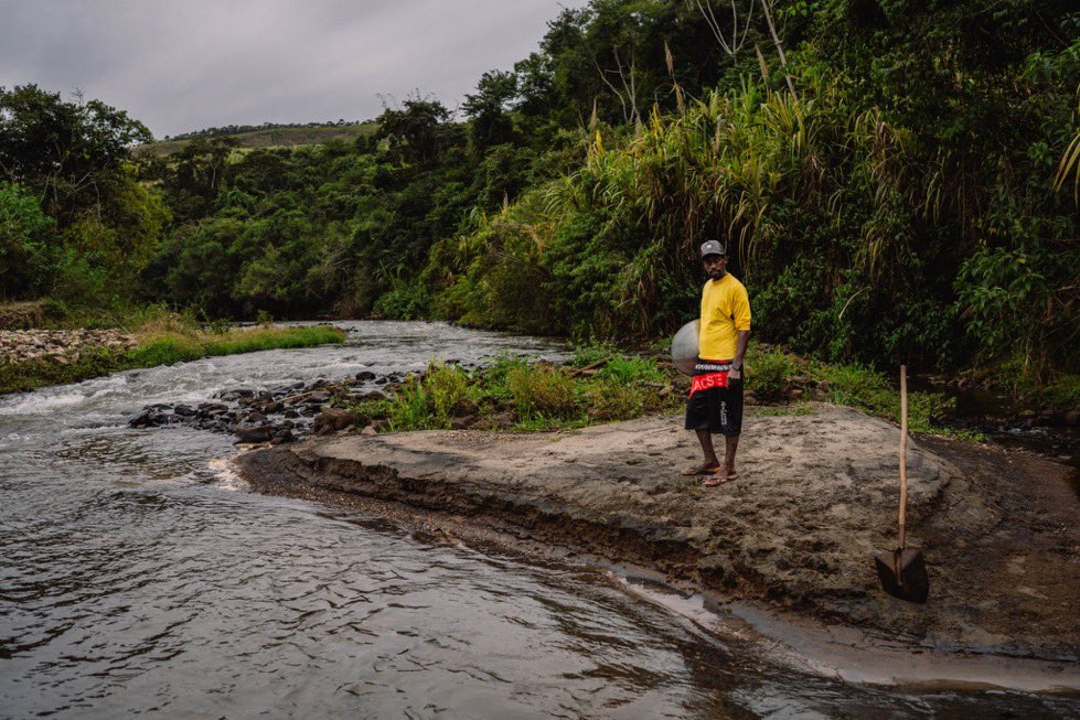 In 2015, the River Doce in Brazil was declared dead, following the collapse of the Mariana Dam. Luciano Magalhães analysed the water after the disaster and said: “It seems they’ve thrown the entire periodic table into the river”. Ep 5 of “#DeadRiver podcast is out now .