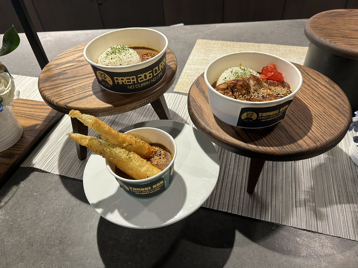 CirclingSports's tweet photo. Hello from the 2024 @Mariners food preview! 

We’re here at T-Mobile Park with our friends @WWConverge to check out all the new food and the great eats we can expect to see at the ballpark! 

#MarinersEats #TridentsUp https://t.co/6pMpQxkp9c