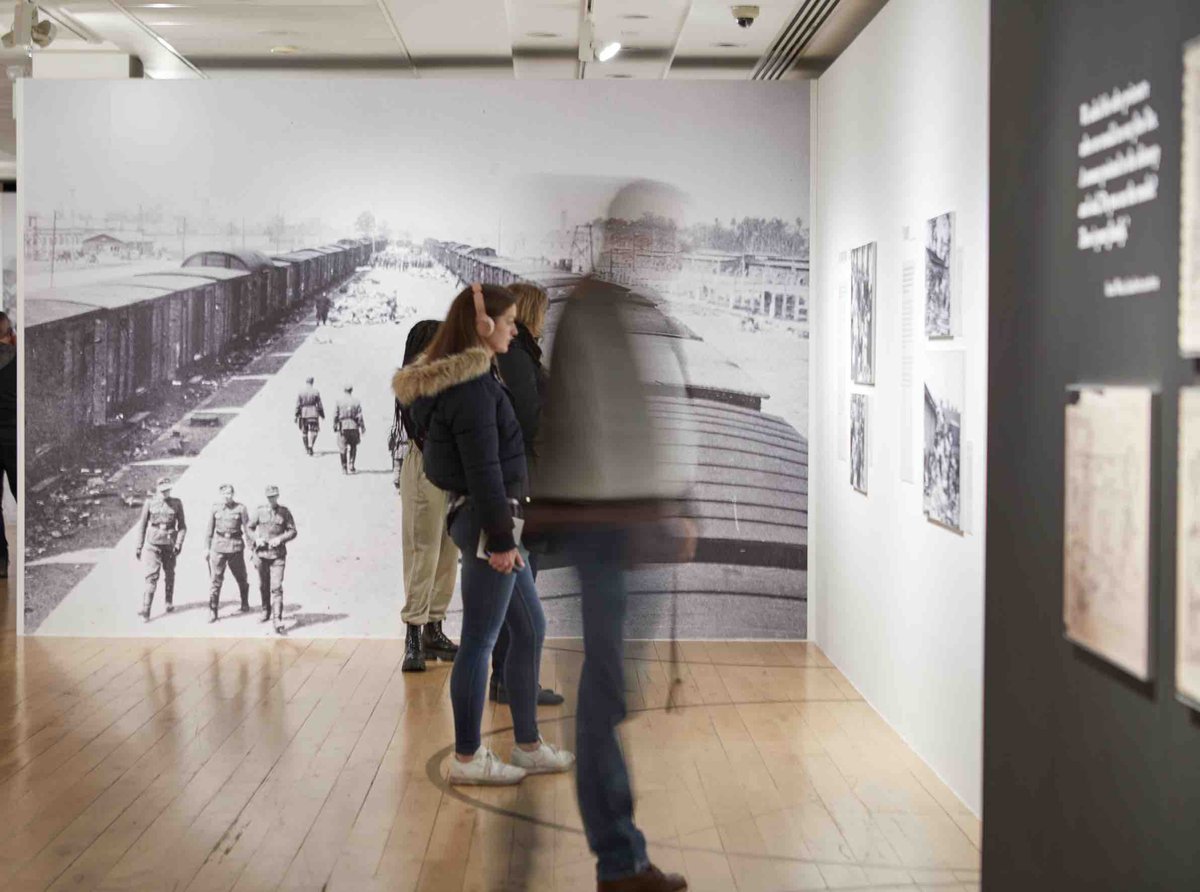 The visit to the 'Seeing Auschwitz' exhibition takes around 50-60 minutes, although you can stay as long as you like (until closing time). Remember it is open at the VAPA center in Charlotte (NC).