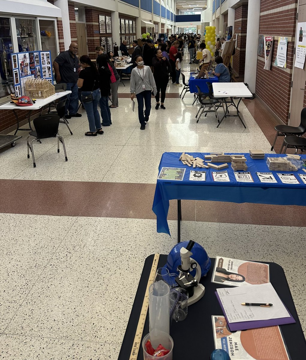 Calling all @AguirreJrHigh and @AliceJohnsonJrH 8th grade parents and students… CTE, Fine Arts, and Advanced Academics Signing Night happening now @ChannelviewHS. Come on out and let us help celebrate your future!