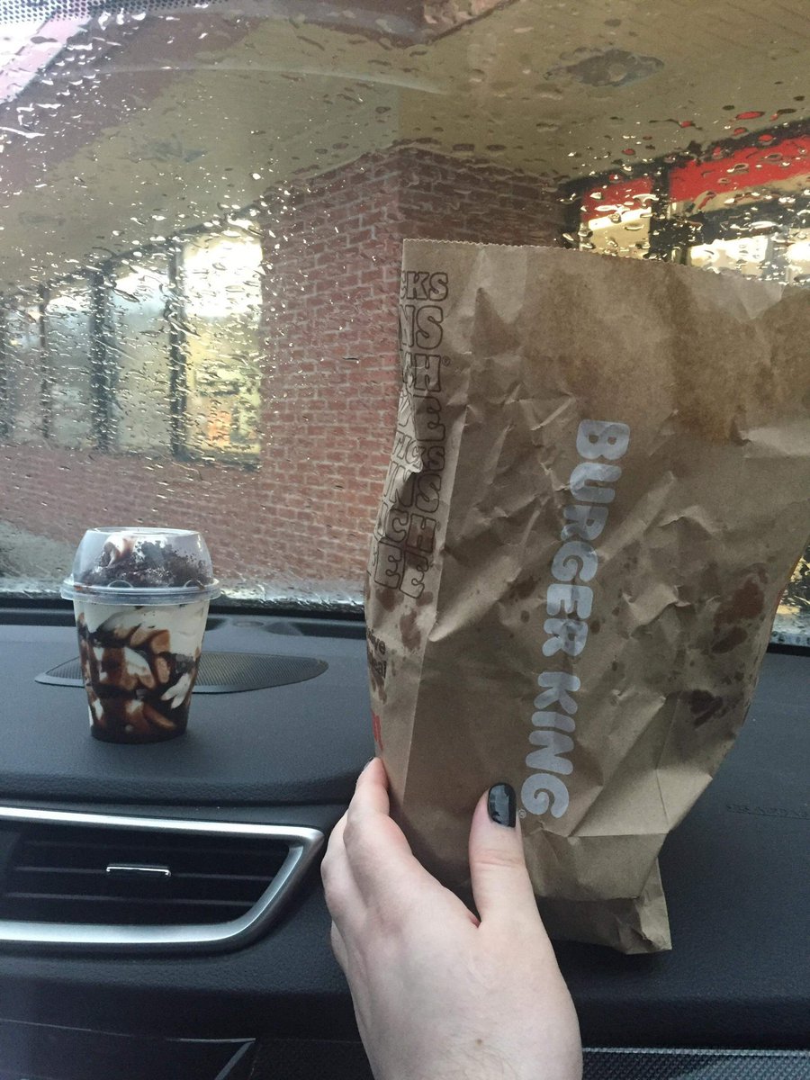 MichaelDaGaymer's tweet photo. Mom took me down to Burger King tonight for supper and I got a whopper with fries and Po’s Panda Sundae. I would definitely get the sundae again. It was delicious 😋🤤🍔🍟🐼🍦🥤 #BurgerKing #FastFood #Burger #Fries #Sundae #Food #Foodie #Restaurant #FastFoodRestaurant #ILoveFood https://t.co/grIpMrRtrb