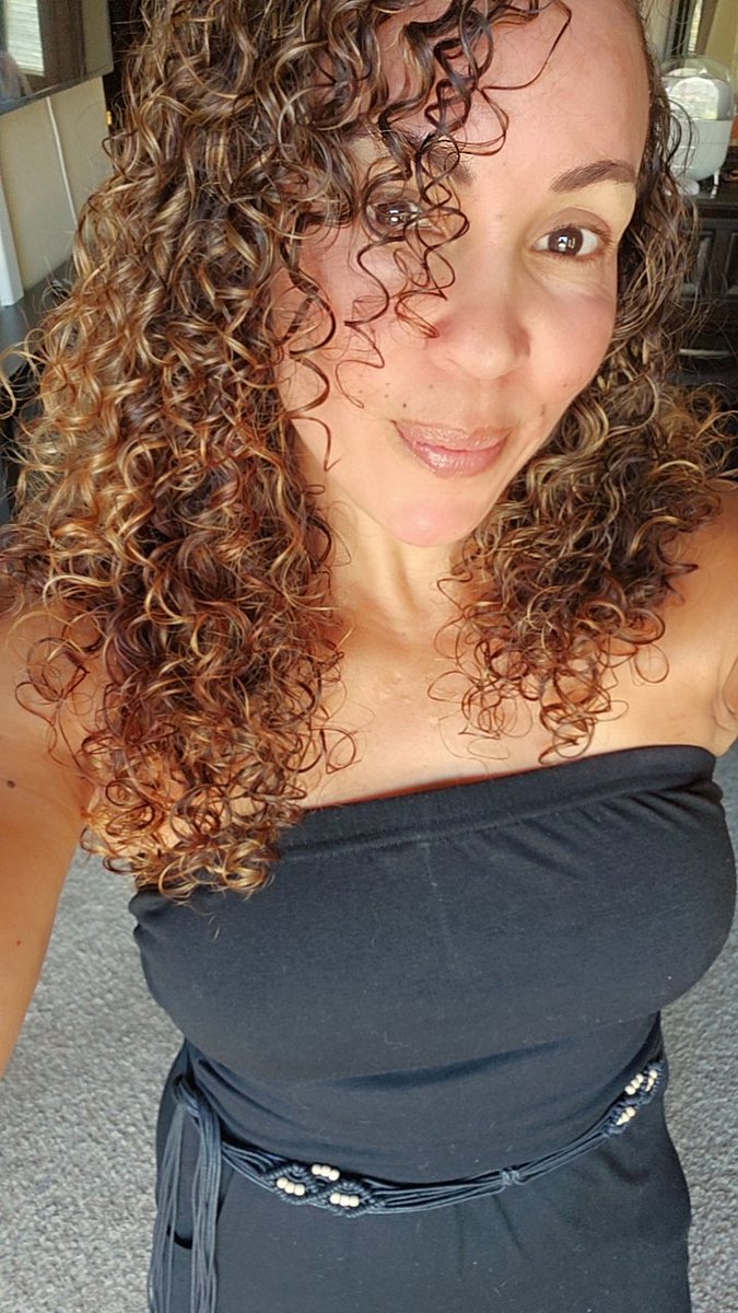 Suns out, curls out!