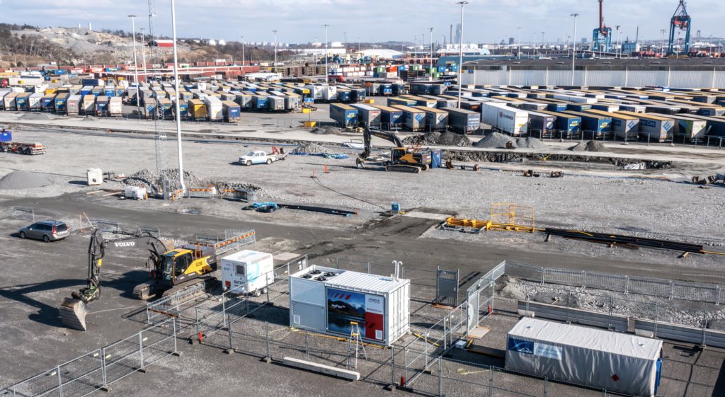 Port of Gothenburg teams up with Hitachi Energy and Skanska for hydrogen project 

#HitachiEnergy #PortofGothenburg #Skanska

 bit.ly/4anmzGA