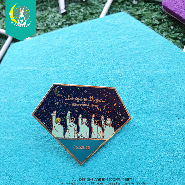 moonrapbbit's tweet photo. Throwback to the first pins i made back in 2018
These designs have been with me ever since, and super grateful for the people who bought these.
*last in stocks is available at https://t.co/S6wNLn4F56
#shineemerch #SHINee #SHINeefanart #ONEW #JONGHYUN #MINHO #KEY #TAEMIN https://t.co/6m3U87p0Ct