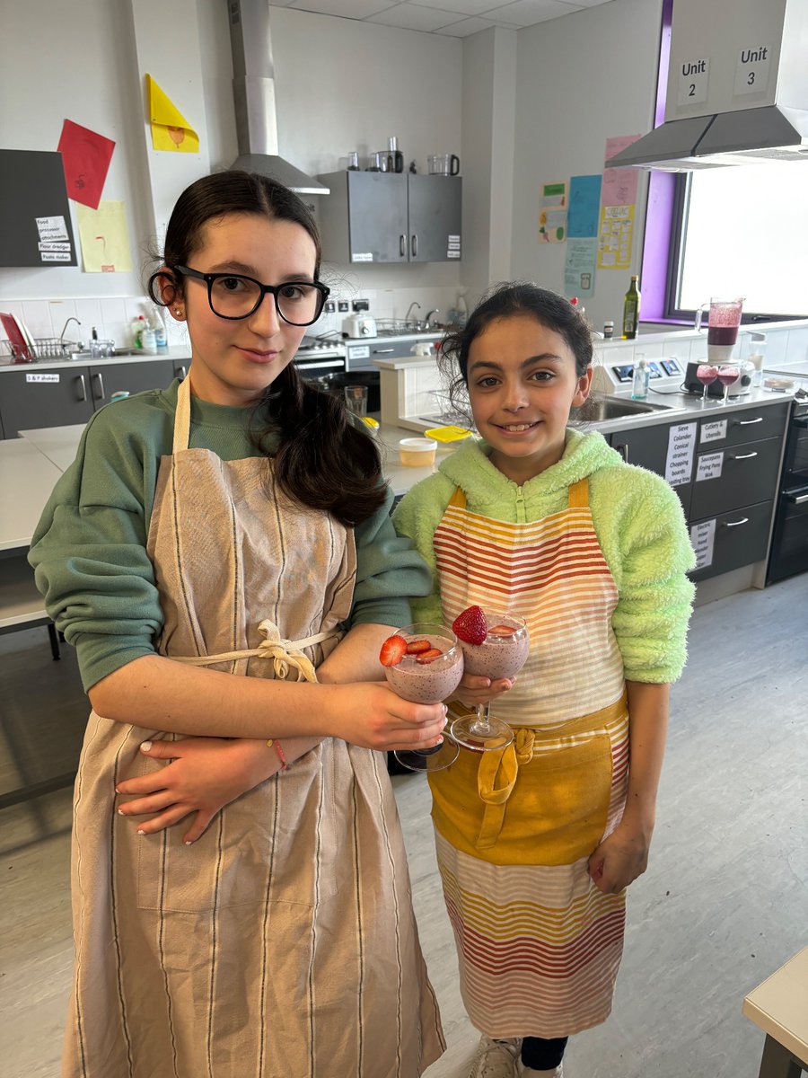 First years prepared some delicious smoothies today in Home Economics and worked on their chopping and presentation skills 🍓🫐🥭 #teamddletb #orderup #excellenceineducation