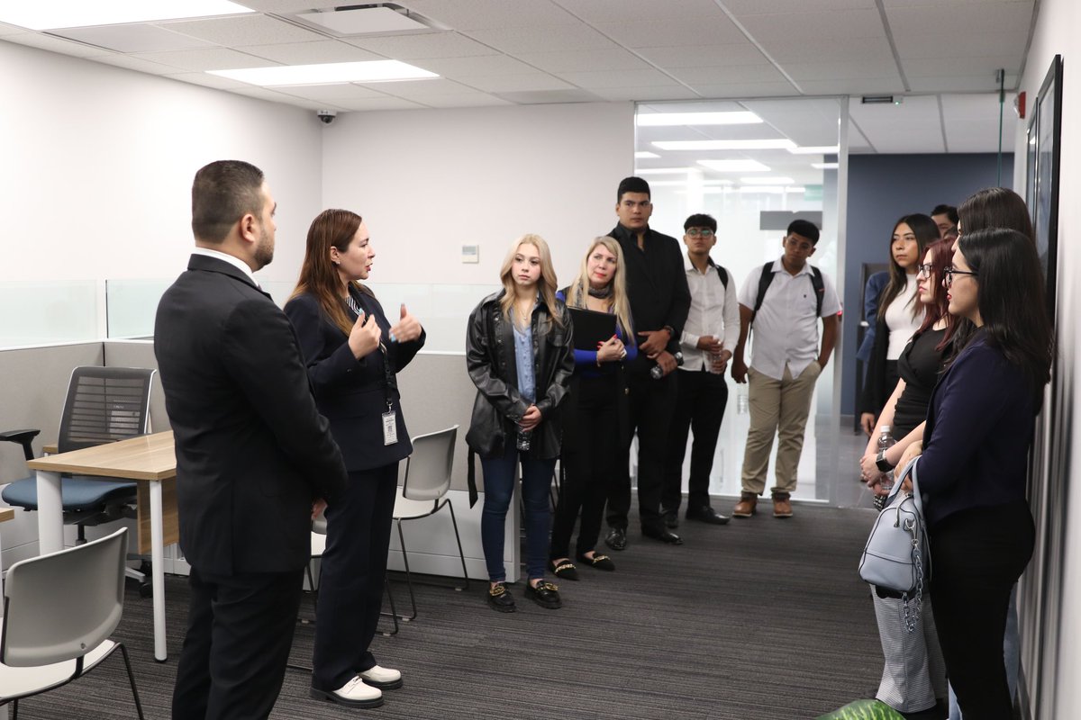 📌 Trasciende AC realiza recorrido en instalaciones de Fiscalía NL La #FiscalíaNL recibió en sus instalaciones a jóvenes estudiantes de las carreras de derecho y criminología de la UANL, quienes forman parte de la asociación estudiantil TRASCIENDE. En esta visita tuvieron…