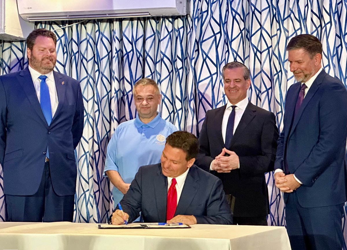 Thank you @GovRonDeSantis for signing HB 1365 into law today, helping the homeless receive the care they need while also prioritizing public safety in FL. The bill was sponsored by @SamGarrison155 & @jonmartinesq Cicero founder @JTLonsdale wrote – blog.joelonsdale.com/p/floridas-hom…?
