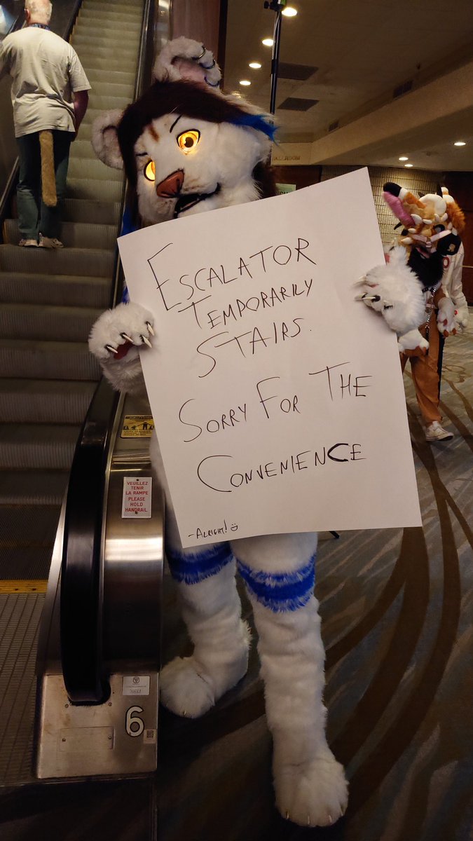 'Escalator temporarily stairs. Sorry for the convenience!' @PepperMuzz @FurnalEquinox 📸 @DoonTheFox & @RhyeRhythm