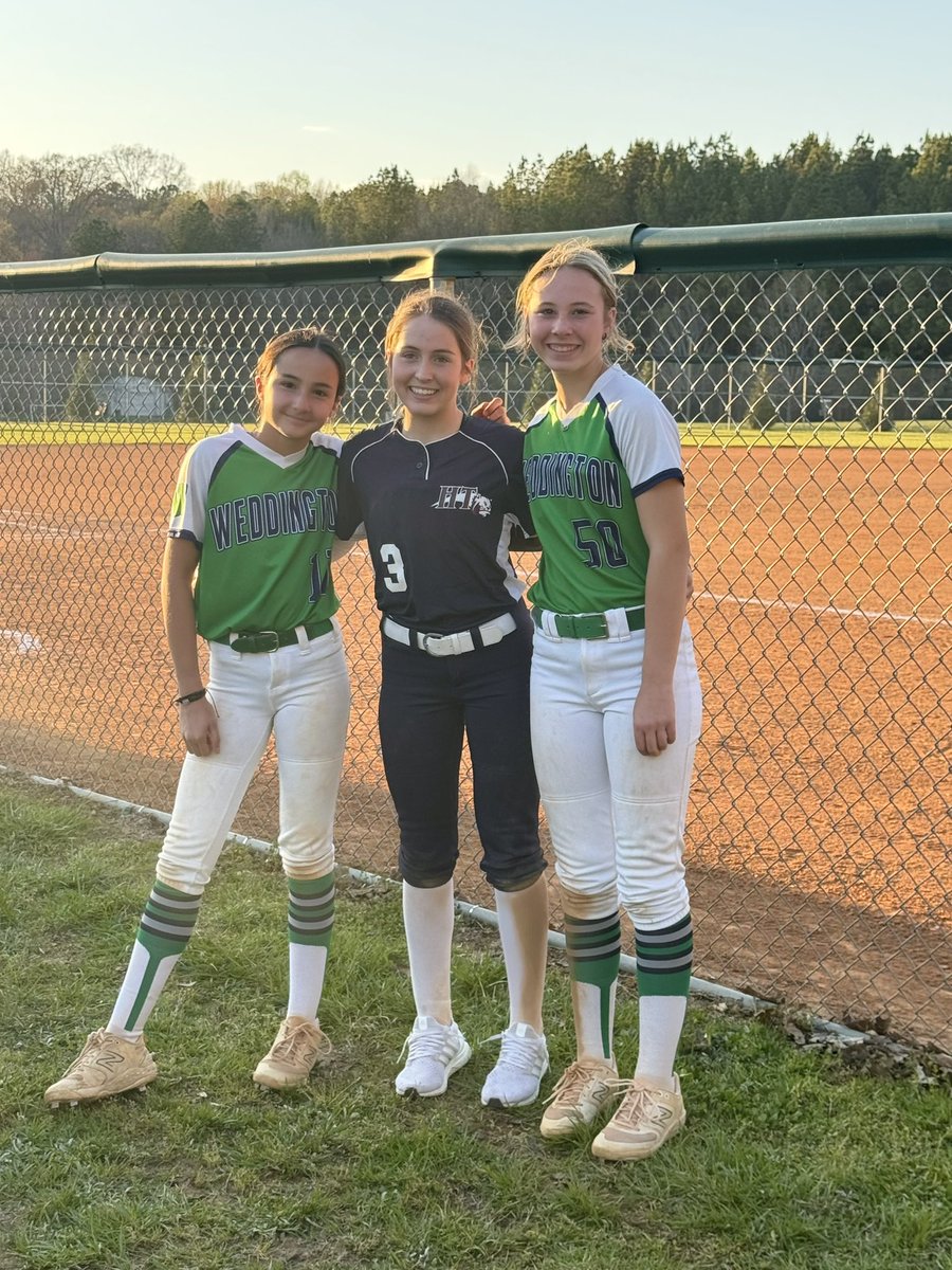 It’s been a fun week so far playing school ball against my Team NC teammates!! @KK___Kurk35 @MaddieDiaz2028 @jules_gibbons Sarah Moser @TeamNCWalker @TeamNCSoftball