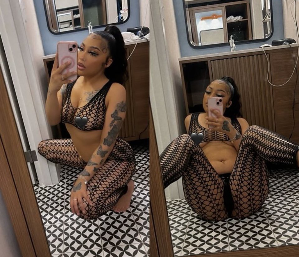 _asiathebaddie's tweet photo. Mirror pics 🤪 https://t.co/EYAdc19So7