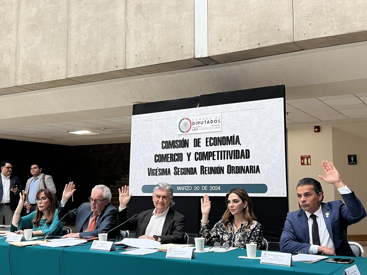 Deseando esten pasando una excelente tarde de mitad de semana, los invito a seguir los trabajos de la Vigésima Segunda Reunión Ordinaria de la Comisión de Economía, Comercio y Competitividad de la <a href="/Mx_Diputados/">H. Cámara de Diputados</a>.

youtube.com/live/RmO_dyc30…