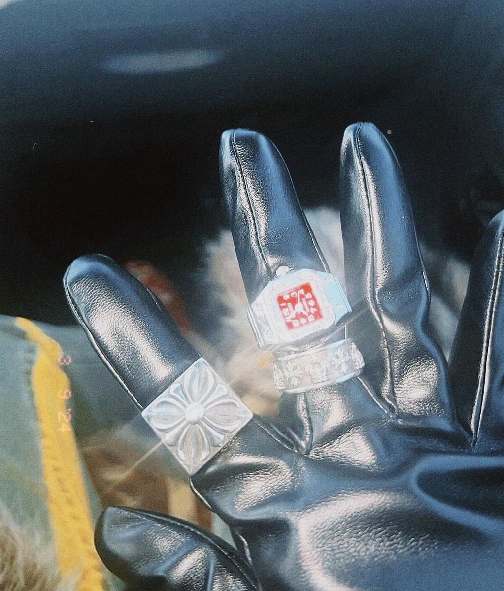 ModestMi's tweet image. the OG it girl.