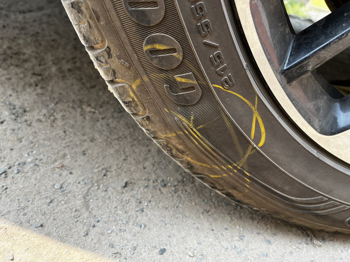 MJMukeshdancer's tweet photo. @MGMotorIn @rajeev_chaba  My tyre was bulged. Its a manufacturing fault❌. Mg ambattur service said “can’t able to do in warranty”. 🤷🏻‍♂️ Why? tyre bulge is under your warranty only. You guys make me feel bad to bought this MG hector plus ☹️ https://t.co/eszDwlttjQ