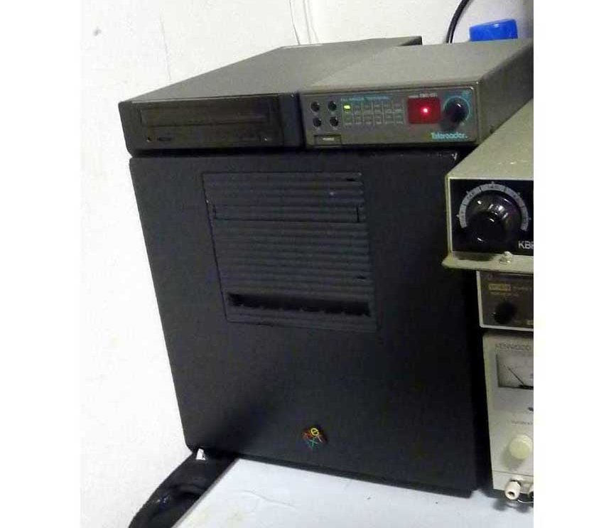 haruki_z's tweet image. 7K1CRZさんから頂戴した資料で #NeXTCube のシリアルケーブルを作成。TNCとの接続を確認しました。
遅れていた「NeXTでパケット通信」計画がようやく1歩前進！
次はリグとの接続ですが、FT-221とLS-707Bというレトロ機しかないのが不安材料(;´д｀)トホホ