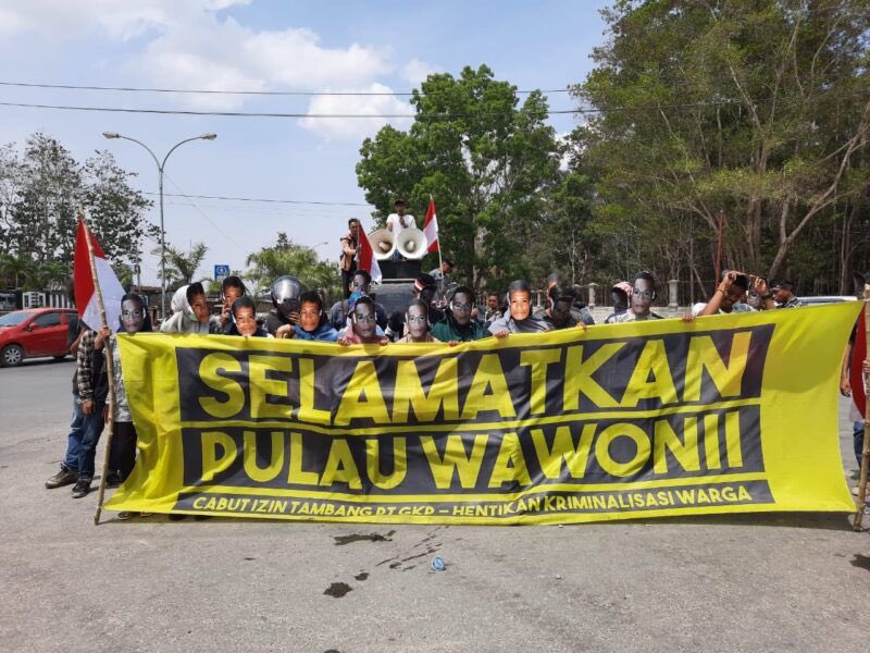 YLBHI's tweet photo. KABAR BAIK 🎉🎉🎉

Warga Menang!

MK Menolak permohonan Judicial Review PT Gema Kreasi Perdana (GKP), perusahaan tambang dipulau wawonii, Sulawesi Tenggara, terhadap UU Wilayah Pesisir dan Pulau Kecil.

Putusan ini menjadi angin segar dan harapan untuk tetap dan selalu menjaga pulau-pulau kecil di Indonesia untuk bebas dari tambang.