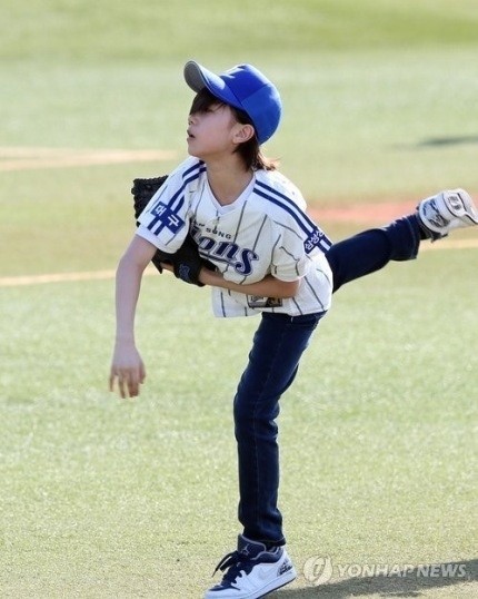 we're finally getting the upgraded version of these photos🥹🥹🥹🥹🥹🥹🥹