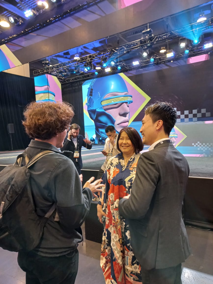 I've met Yoko Shimomura (<a href="/midiplex/">Yoko Shimomura｜下村陽子</a>) today, and I cannot thank enough for all the good, kindness and happiness that her music has brought into my life.

Thank you Miss Shimomura and Mr. Nomura.

Shout out to <a href="/Charalanahzard/">Alanah Pearce</a> for her brave words at the #GDC2024 Awards.#FreePalestine