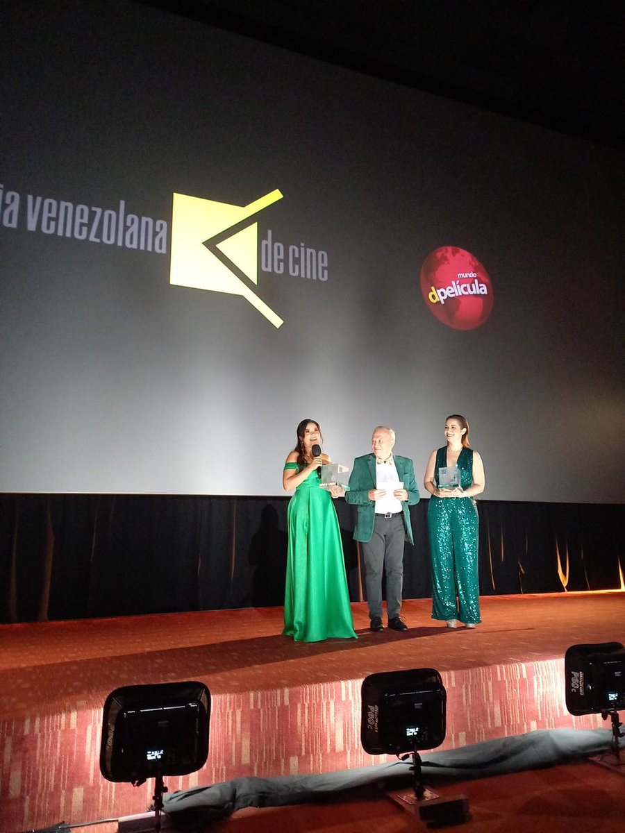 Mejores actrices en la Academia Venezolana del Cine: Greisy Mena (La Sombra del sol) y Daniela Alvarado (One Way)