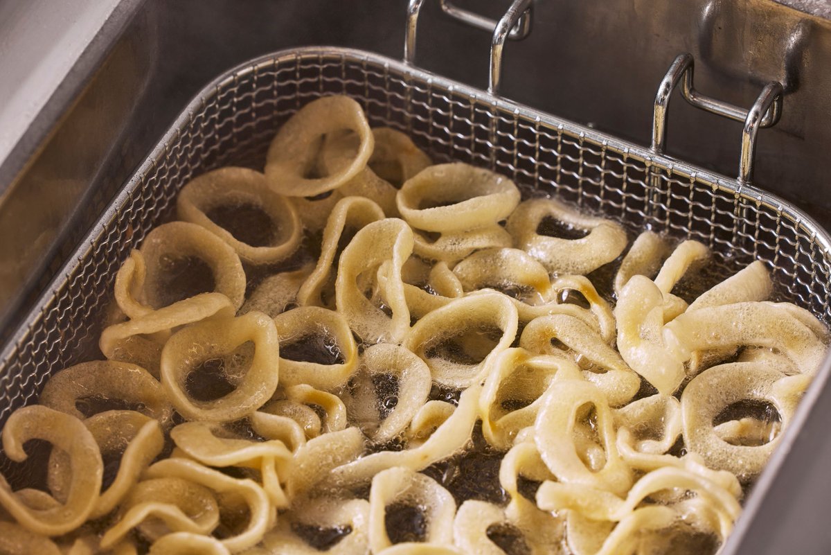 Top combos for our new Crispy Rings
Riesling + Crispy Rings with Curry Madras
Pale lager + Crispy Rings with Grill Spice Seasoning
Mojito + Crispy Rings with Dill &amp; Salt
Ginger Ale + Crispy Rings with Ginger, Cayenne Pepper &amp;  Salt
Dive into the flavours  buff.ly/3J5CygZ