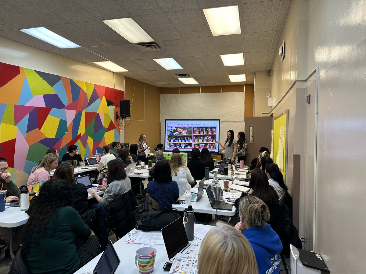 Teacher Leaders from @24Q019 presented to our ELA AP+1s on their Science of Reading journey and on shifting to Sound Walls and Knowledge Building classroom libraries. This team is simply amazing! 👏 ⭐️ @NYC_District24 @Mskatheriner @LisaSny91815630 @maryermateacher