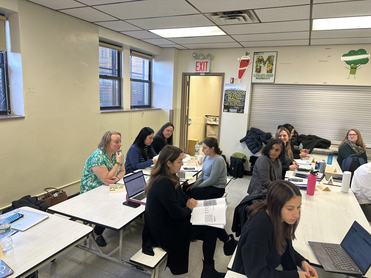 Thank you to Rachel Hoff and Elizabeth Grunland from @NYCMultilingual for attending our @Amplify ELA AP+1 Break-Out Session and Share Fair with our 11 participating pilot schools! 🎉 We are so proud of the work our schools are doing with biliteracy screening! @NYC_District24