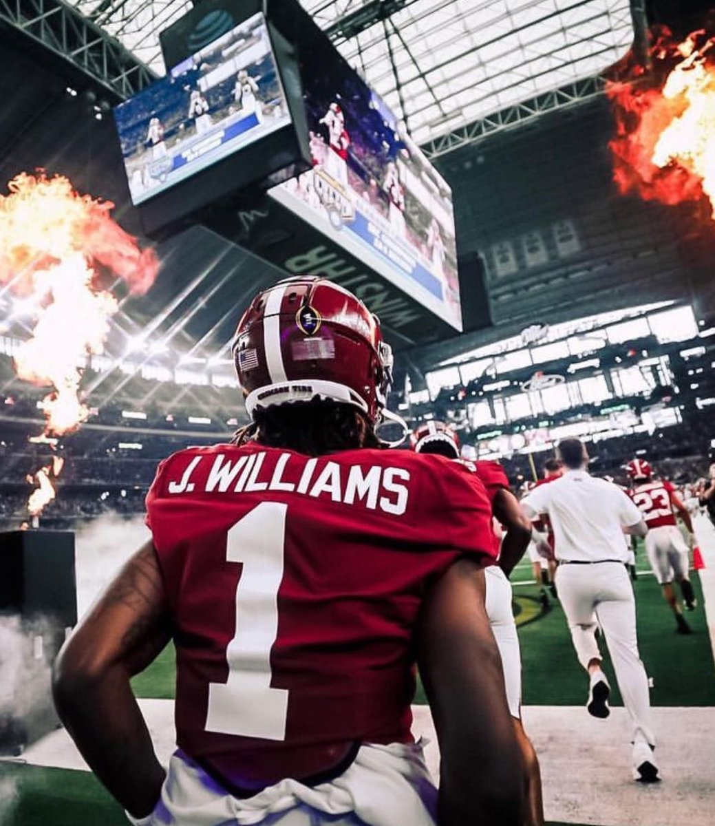 I am so blessed to receive an offer from The University Of Alabama. @SumnerHSFootbal @HCPS_SumnerHS @TAPINC_ @BigPlayRay50 @CoachCKap @BAMACoachG @ChadSimmons_ @adamgorney @BamaVisualz @Bama_247 @AlabamaFTBL