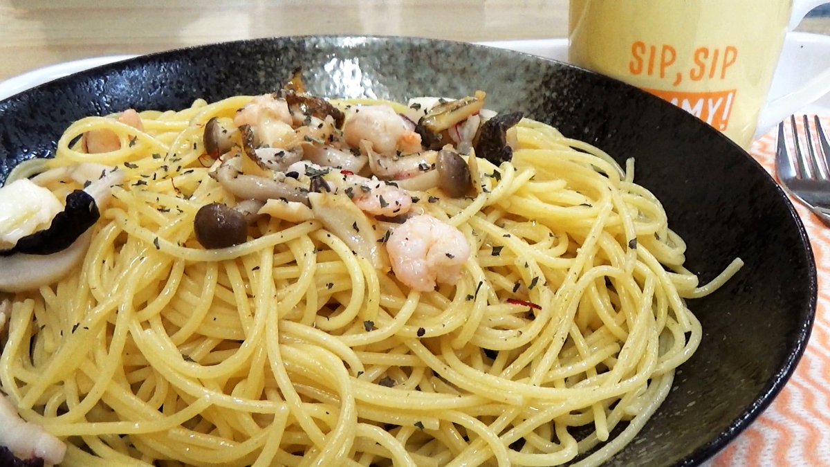negorogororo's tweet photo. ちょっと前に行った猫の方が多い島で食べたパスタ🐙🦑🦐
ゆったり時間が流れててまた行きたくなった🌊 https://t.co/jQQw8Ed7WH