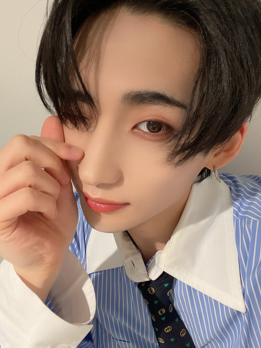 BXB_JP_Official's tweet photo. 【📸】
わんわん🐶

#BXB #비엑스비 #ビーエックスビー 
#HYUNWOO #현우 #ヒョヌ

2024 #BXB PROMOTION EVENT IN JAPAN ELEVATION #1　
➡🔗 https://t.co/kv8gQYqnoG https://t.co/KRmQMGVTyj