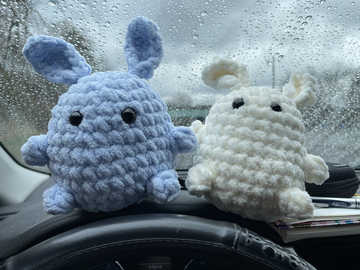 craftingwitheb's tweet photo. Bunnies I been crocheting getting ready for my first show this Sunday https://t.co/Wquv0OzU7C
