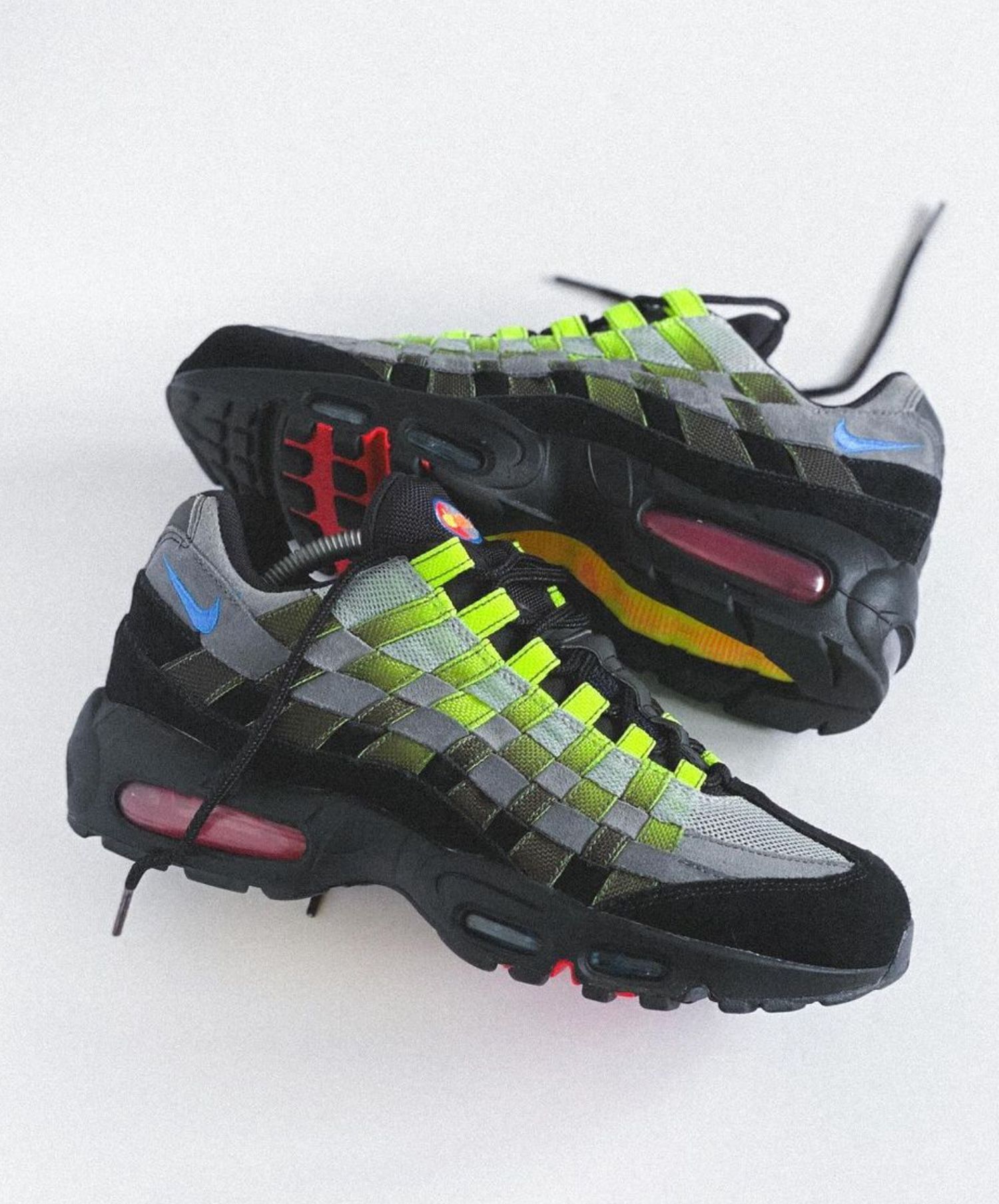 Sneaker News on X Nike Air Max 95 Woven 2019 Solid choice for Air Max Day https t 5SyR3uO1MC X